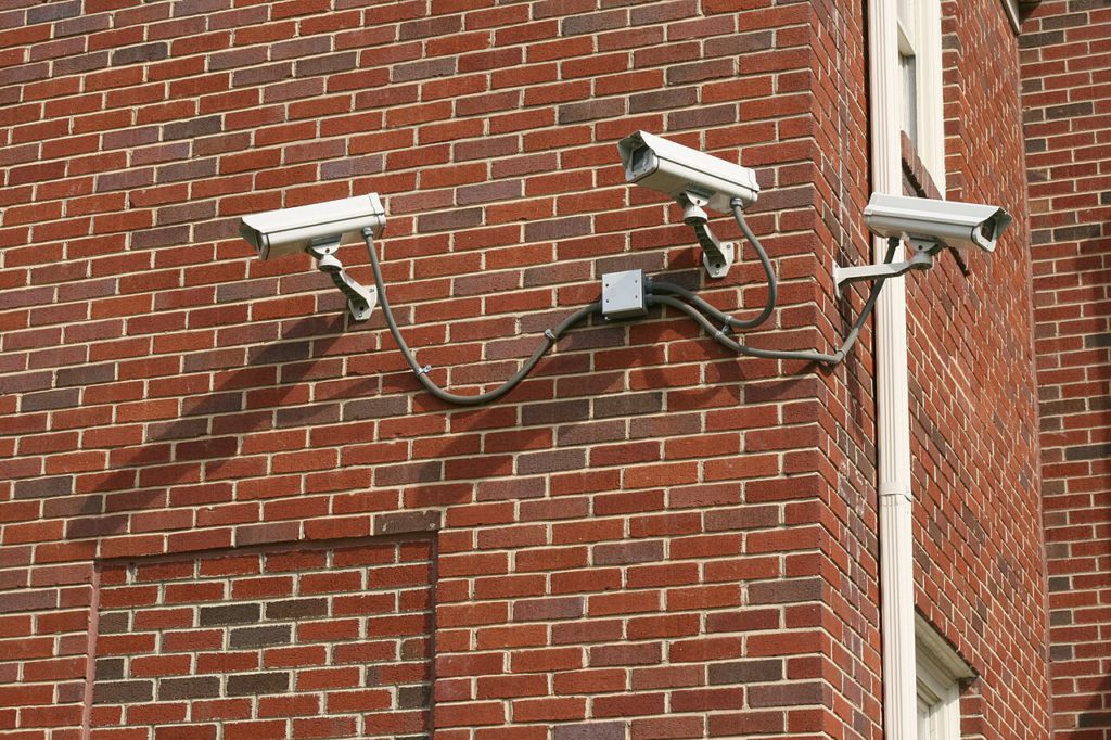 wired and battery security camera comparison